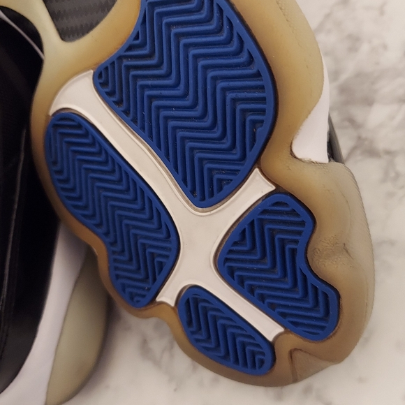 Pre-owned 2018 Jordan 6 rings - Picture 8 of 11